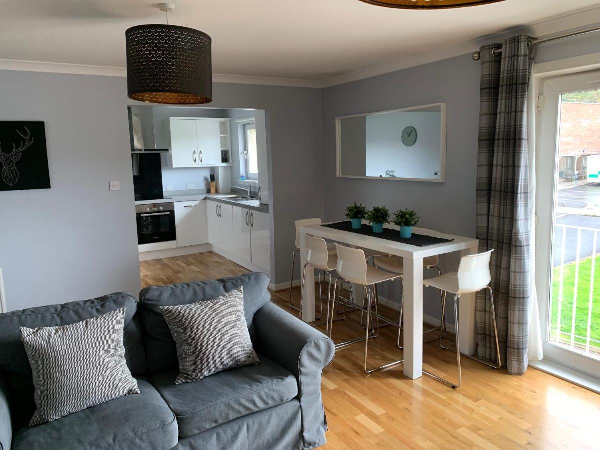 Flat Five, 212 Eaglesham Road, East Kilbride, Glasgow Екстер'єр фото